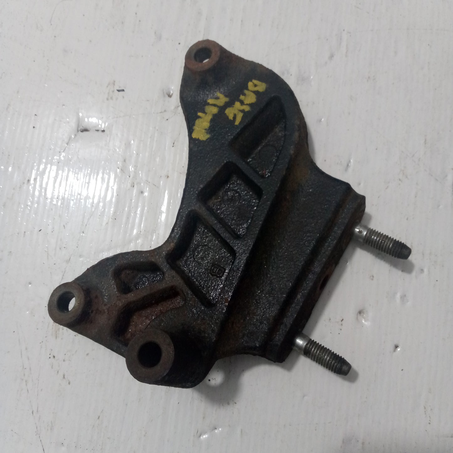 Base Soporte Motor Chevrolet Cruze 1.6 1.8