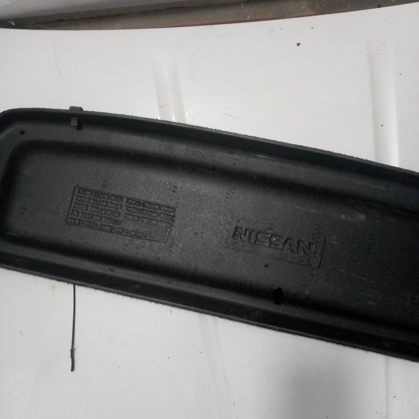 Tapa Maleta Nissan Tiida Compuerta