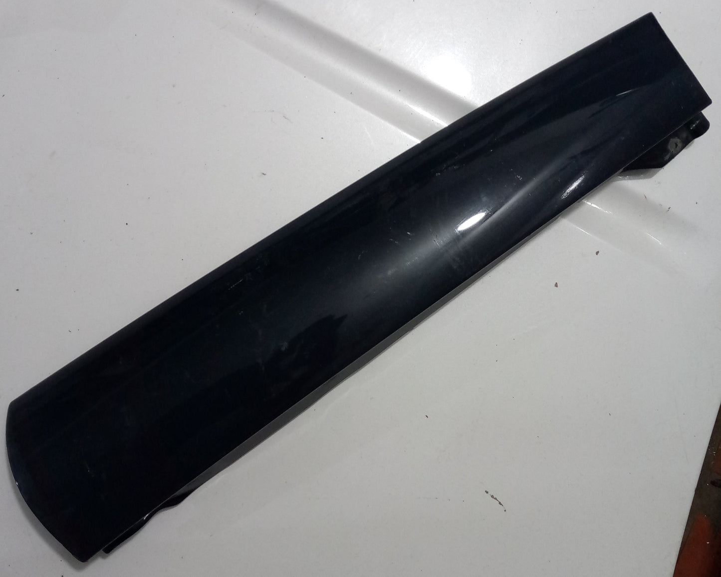 Platina Lateral Compuerta Trasera Ford Explorer 2006 2010
