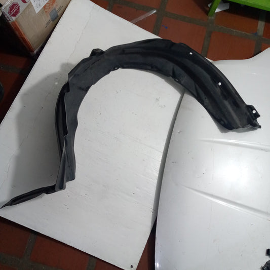 Guardapolvo Delantero Toyota Yaris 2006 2010 Sport