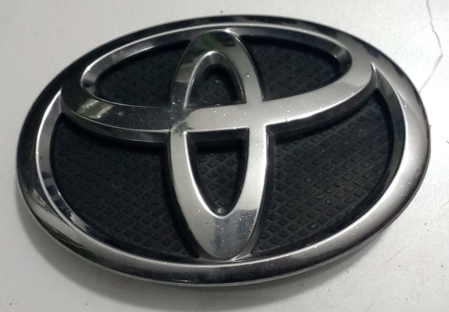 Emblema Parrilla Frontal Toyota Yaris Belta 2007 2012