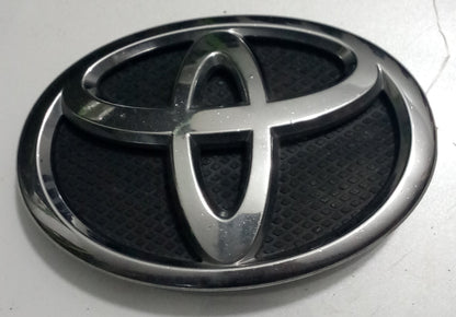 Emblema Parrilla Frontal Toyota Yaris Belta 2007 2012