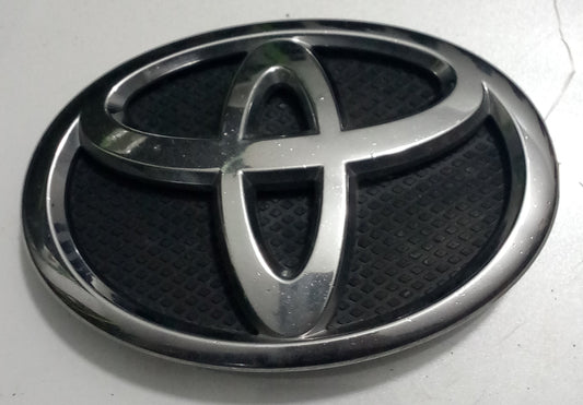 Emblema Parrilla Frontal Toyota Yaris Belta 2007 2012