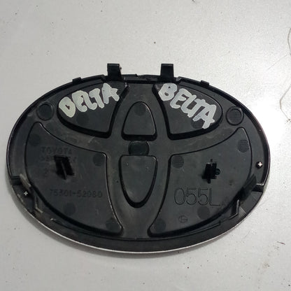 Emblema Parrilla Frontal Toyota Yaris Belta 2007 2012