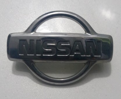 Emblema Puerta Trasera Nissan Pathfinder 99 01