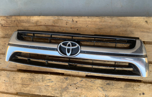 Parrilla Delantera Frontal Toyota 4Runner 1999 2002