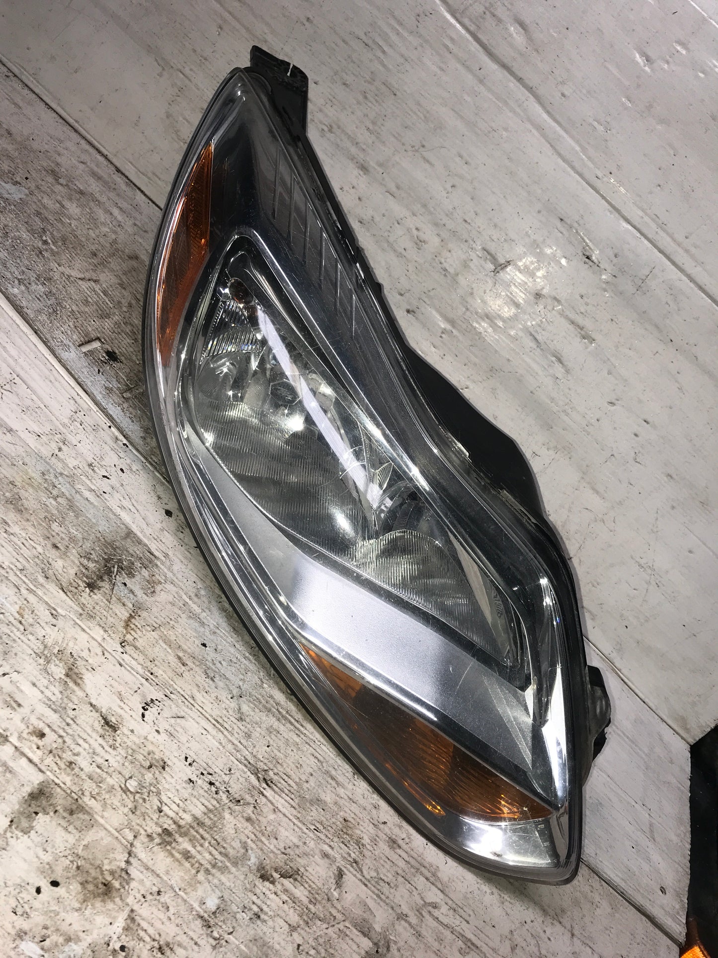 Faro Delantero Ford Focus 2012 2014