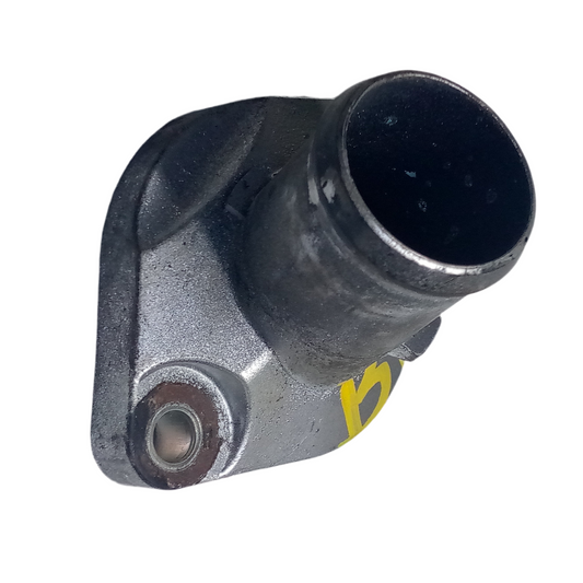 Toma De Agua Plástica Nissan Sentra B16