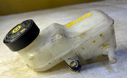 Envase Bomba De Freno Toyota Yaris 2000 2005