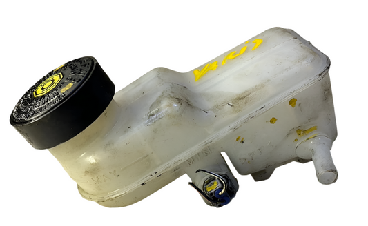 Envase Bomba De Freno Toyota Yaris 2000 2005