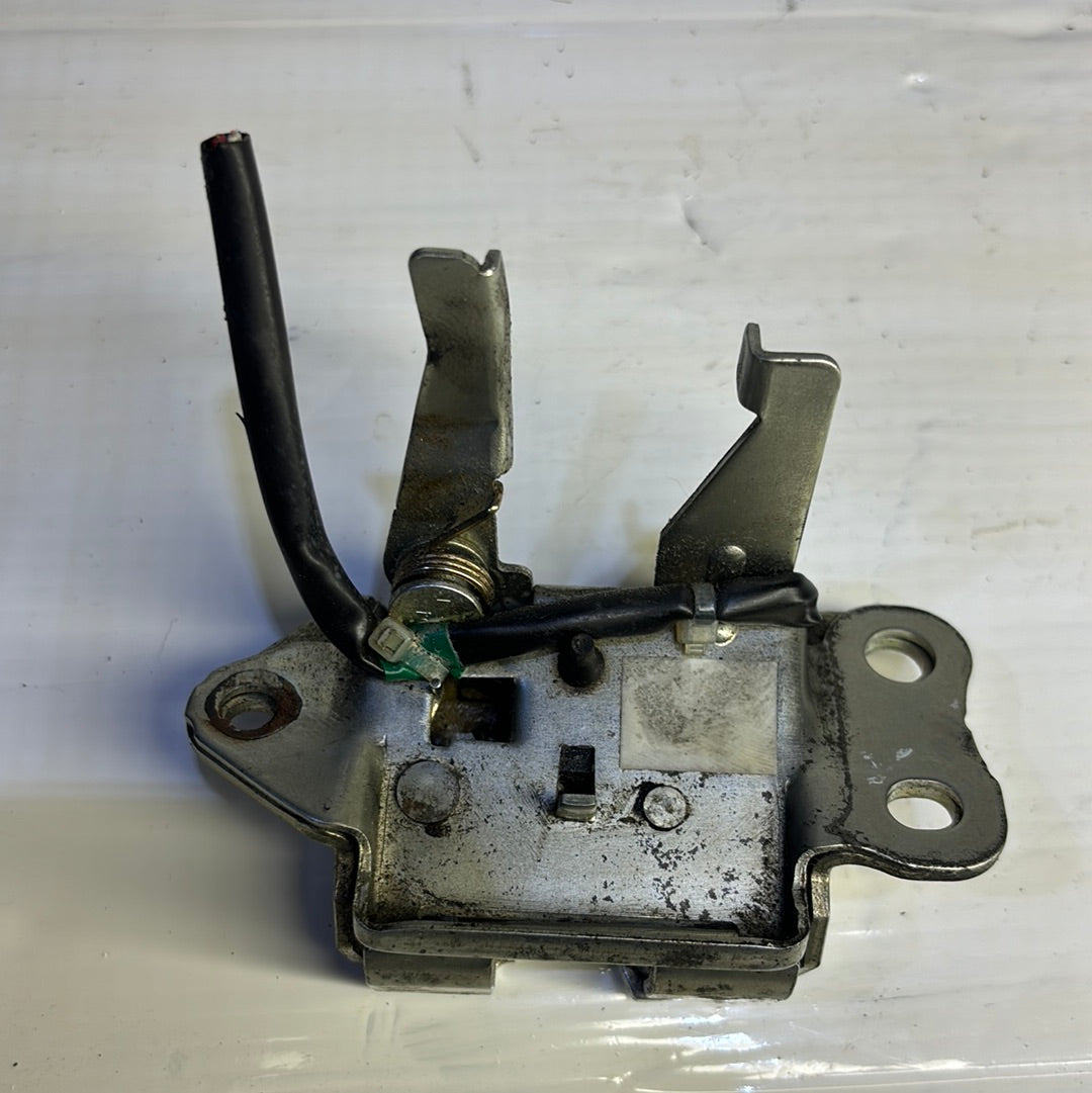 Cerradura De Maleta Toyota Yaris 2000 2005