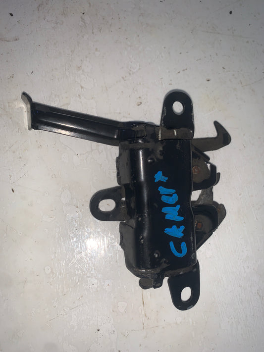 Cerradura Capot Toyota Camry 2002 2006