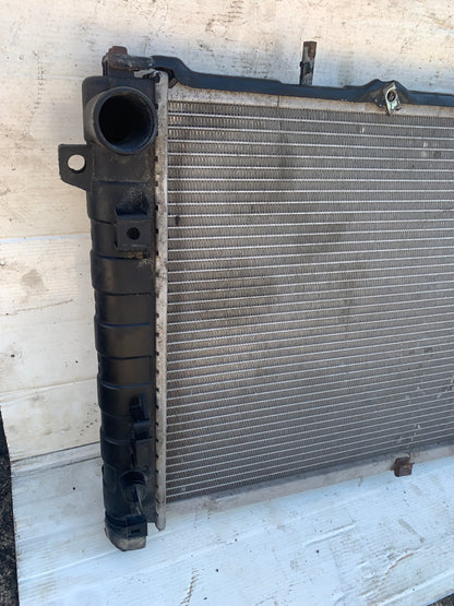 Radiador Dodge Grand Caravan Town & Country 2001 2004