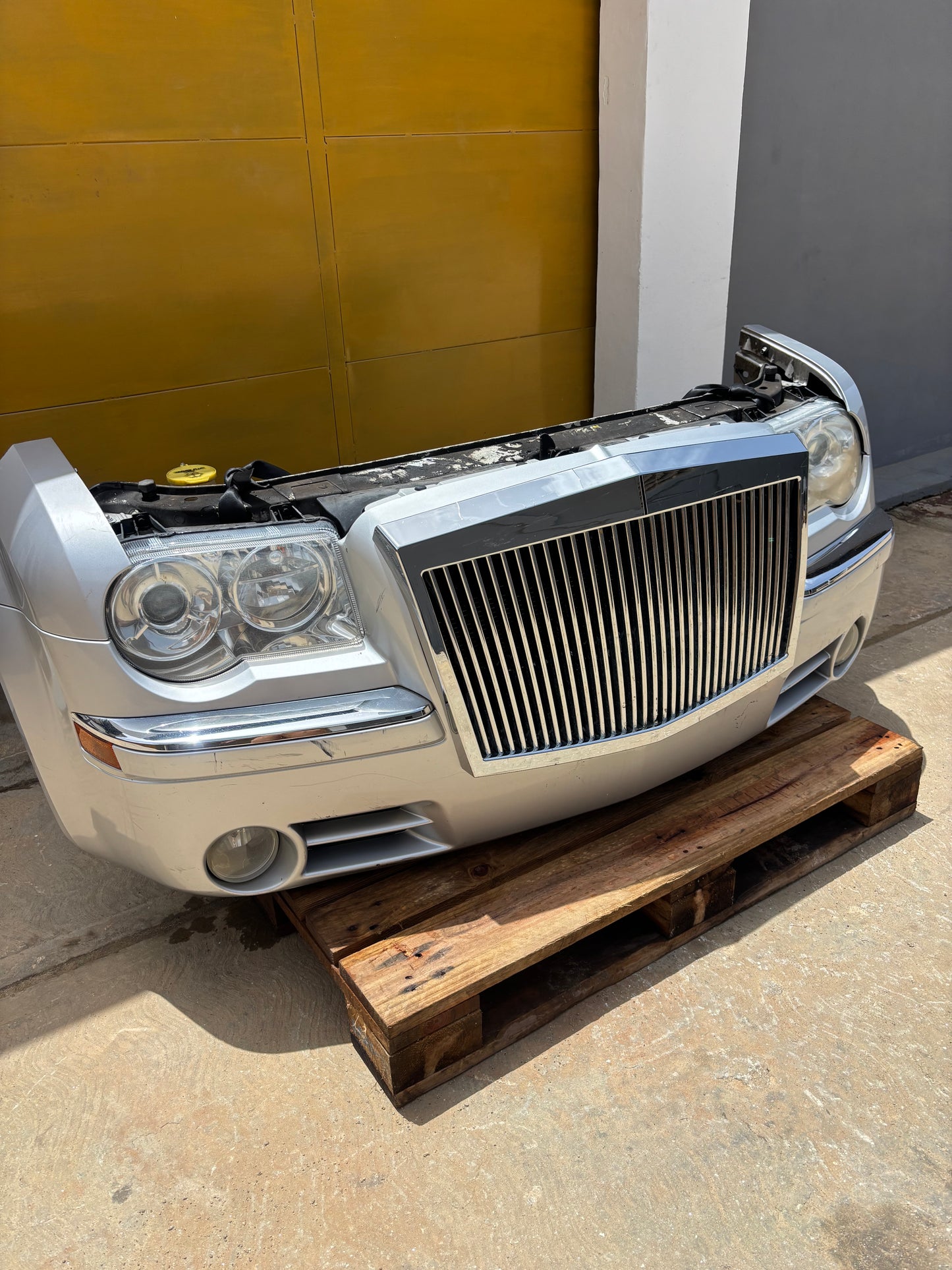 Clip Chrysler 300 2005 2007