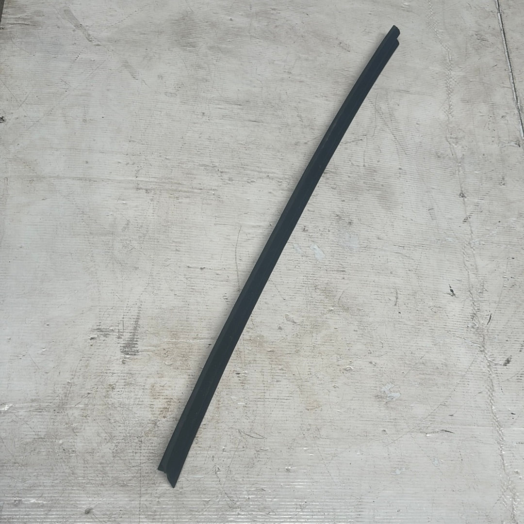 Cepillo Lamevidrio Interno [4ptas] Yaris 2000 2005