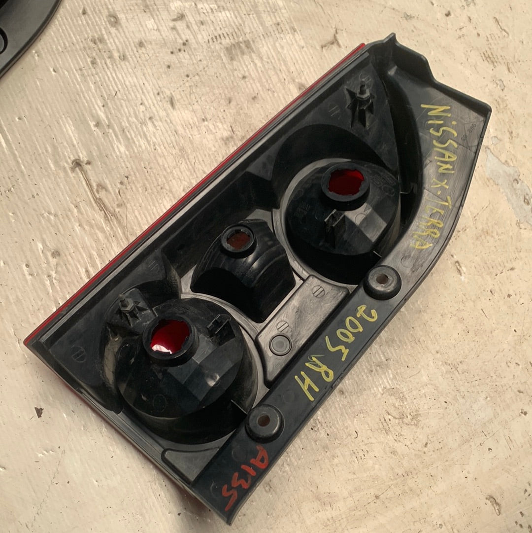 Stop Nissan Xterra 2004 2005 Original