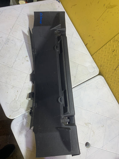 Embellecedor Inferior Maleta Ford Explorer XLT 2011 2015