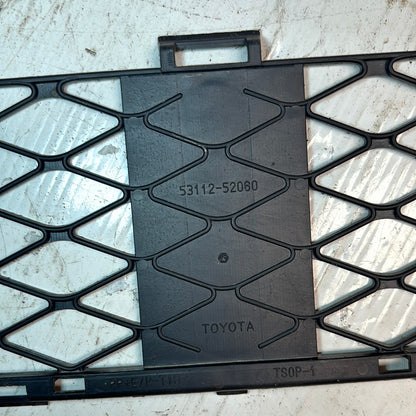 Parrilla Delantera Inferior Toyota Yaris 2005