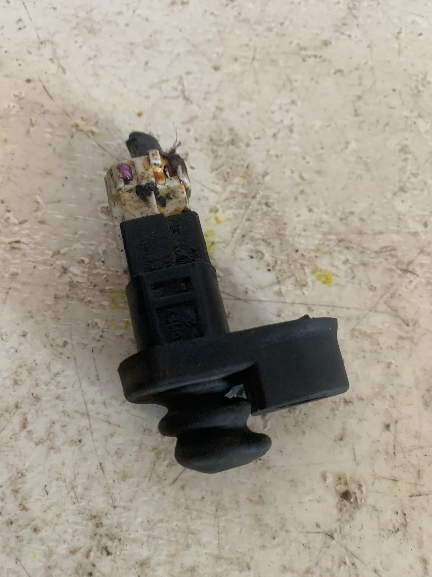 Selenoide Puerta Nissan B14