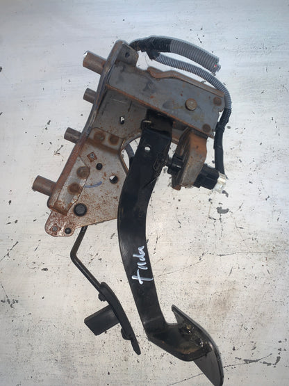 Pedal Freno Acelerador Nissan Tiida