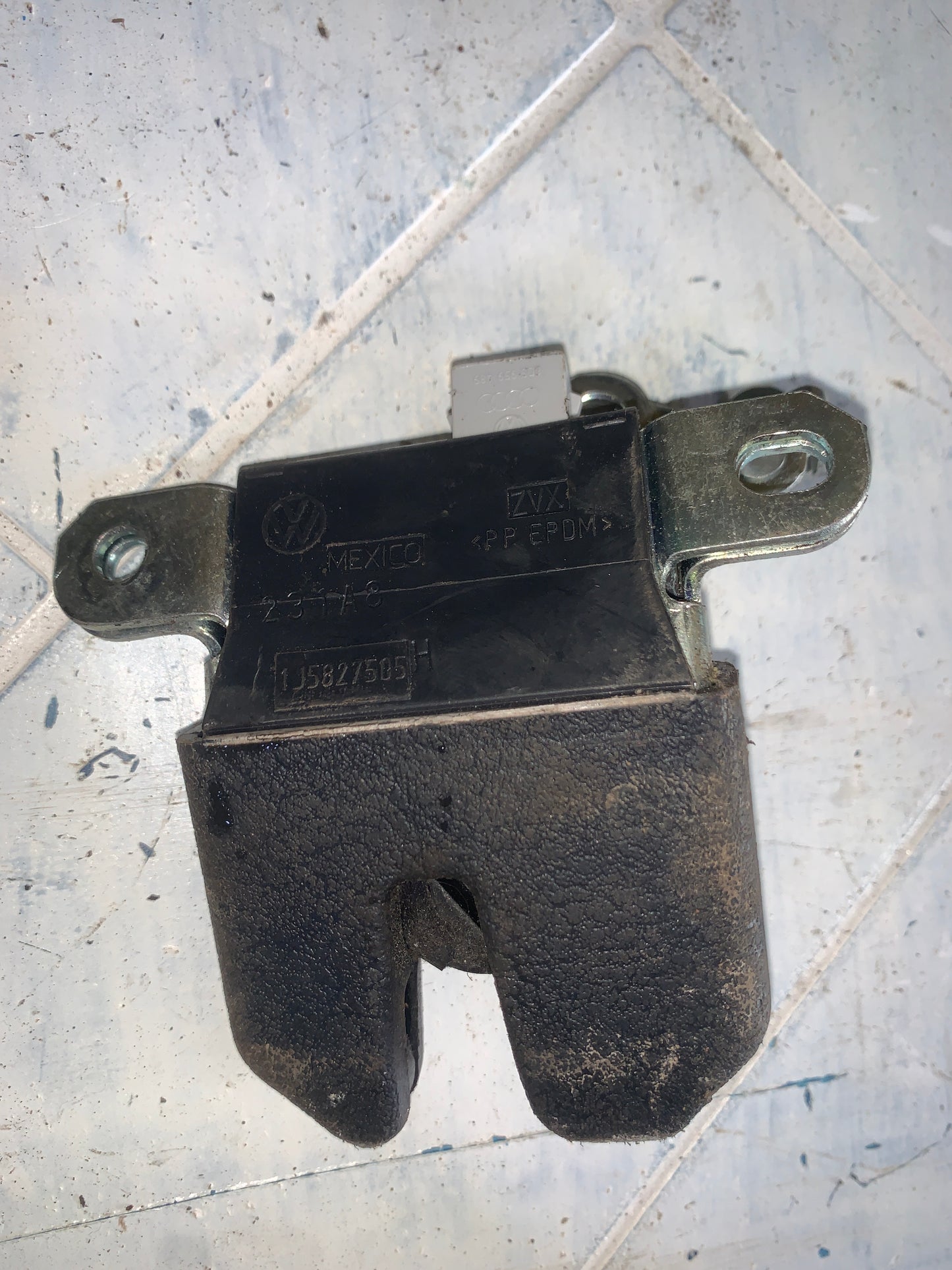 Cerradura Maleta Volkswagen Bora Jetta 2.0