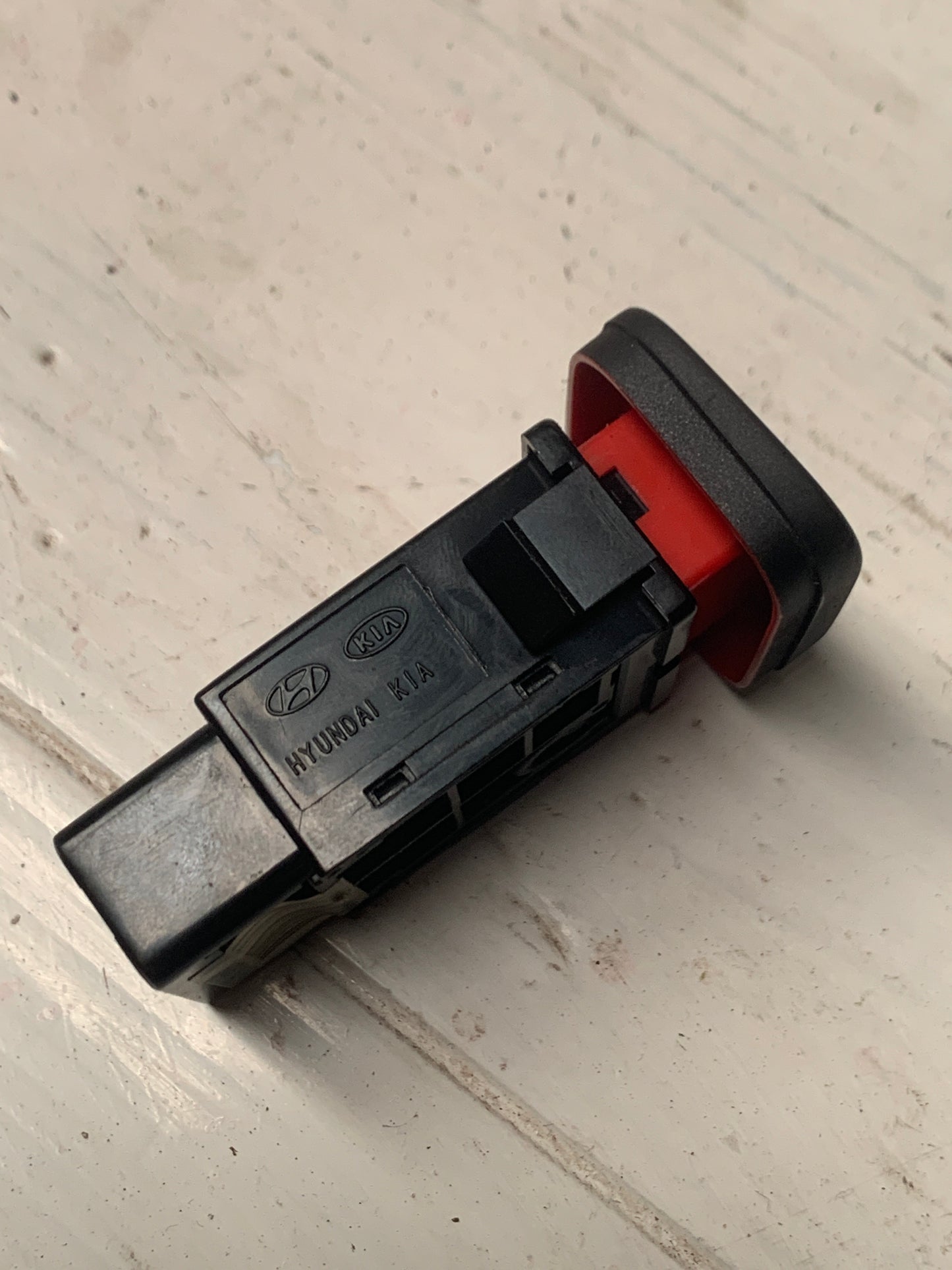 Boton Tecla Luz Emergencia Hyundai Elantra 2004 2006