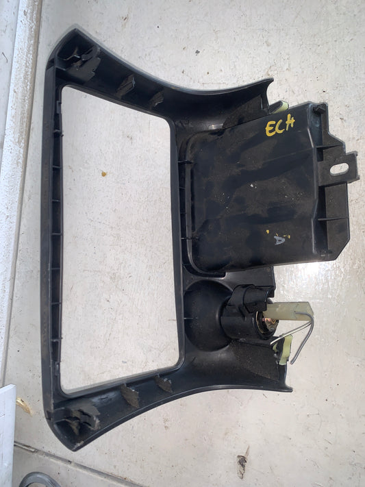 Marco Frontal Radio Toyota Yaris 2000 2005