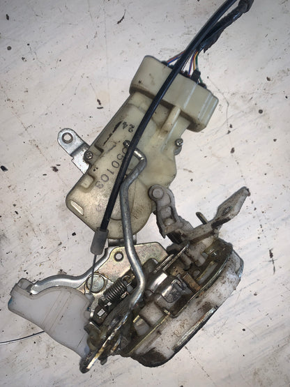 Cerradura Puerta Toyota Yaris 2000 2005