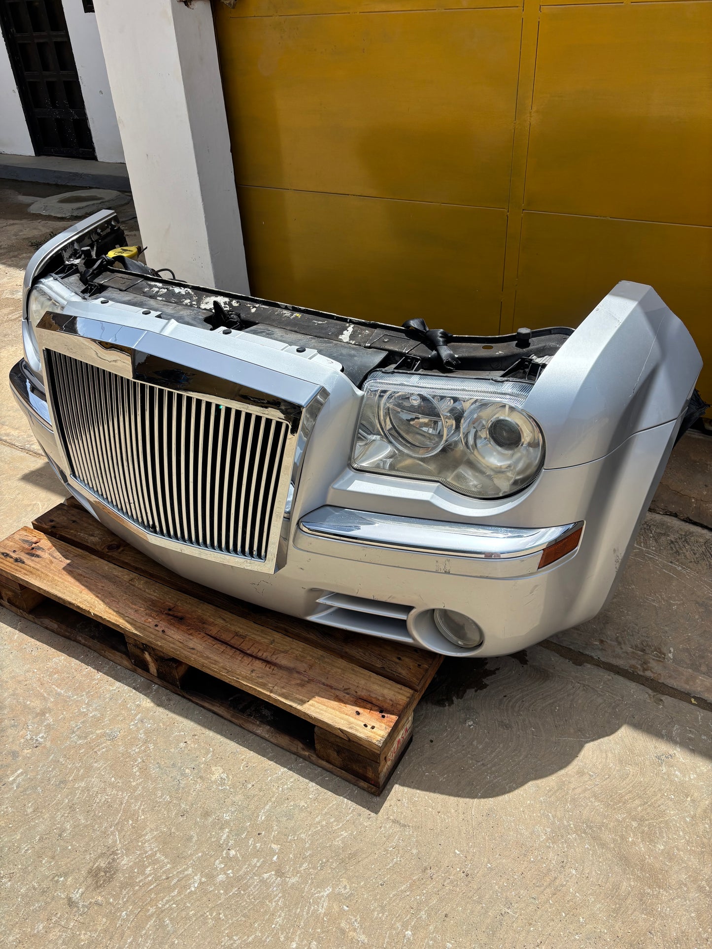 Clip Chrysler 300 2005 2007