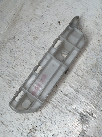 Base Parachoque Delantero Soporte Guia Honda Odyssey 2005 2010