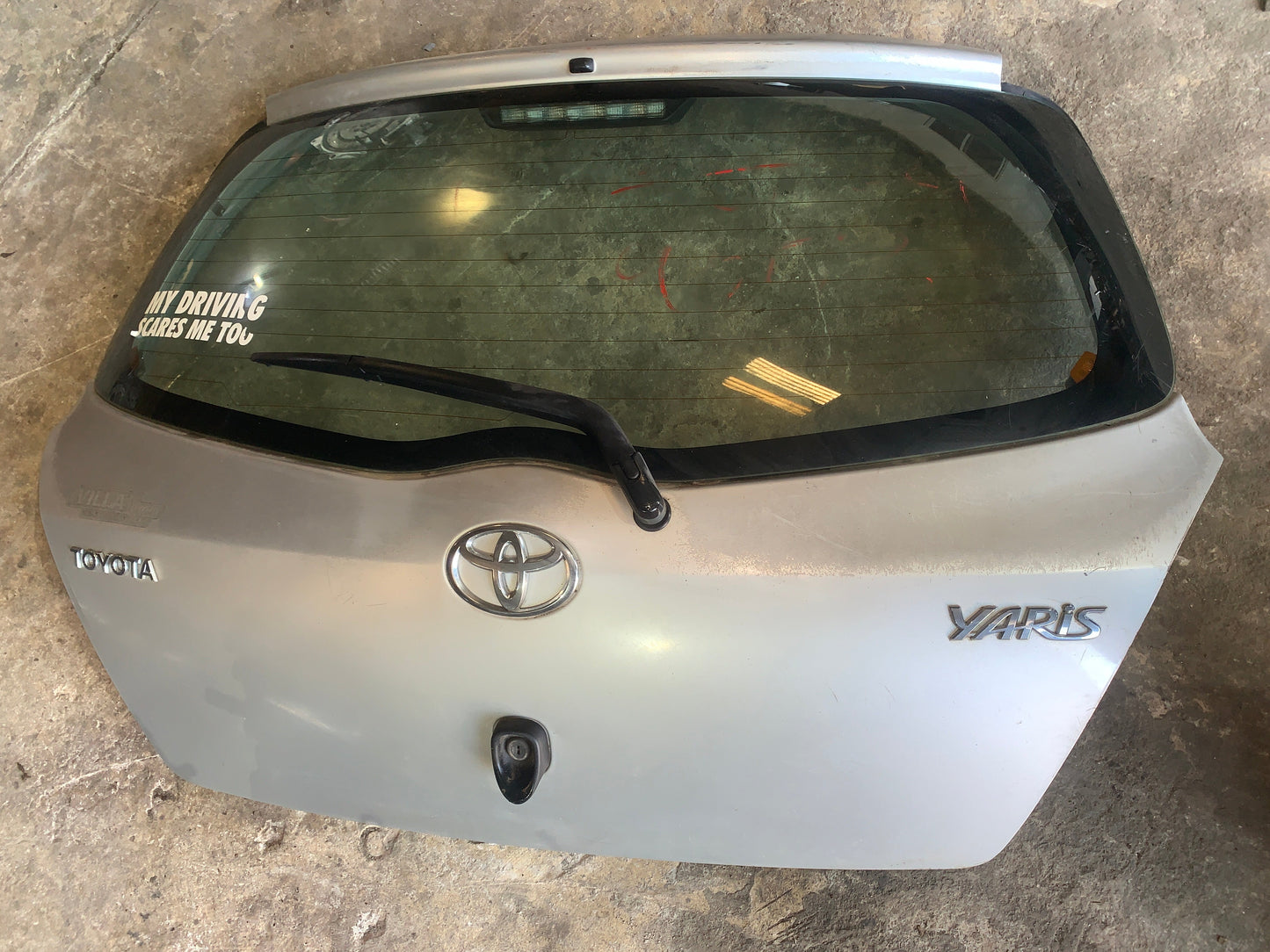 Compuerta Toyota Yaris 2006 2008