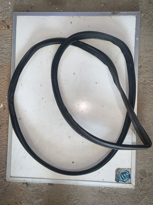 Goma Maleta Nissan Sentra B15