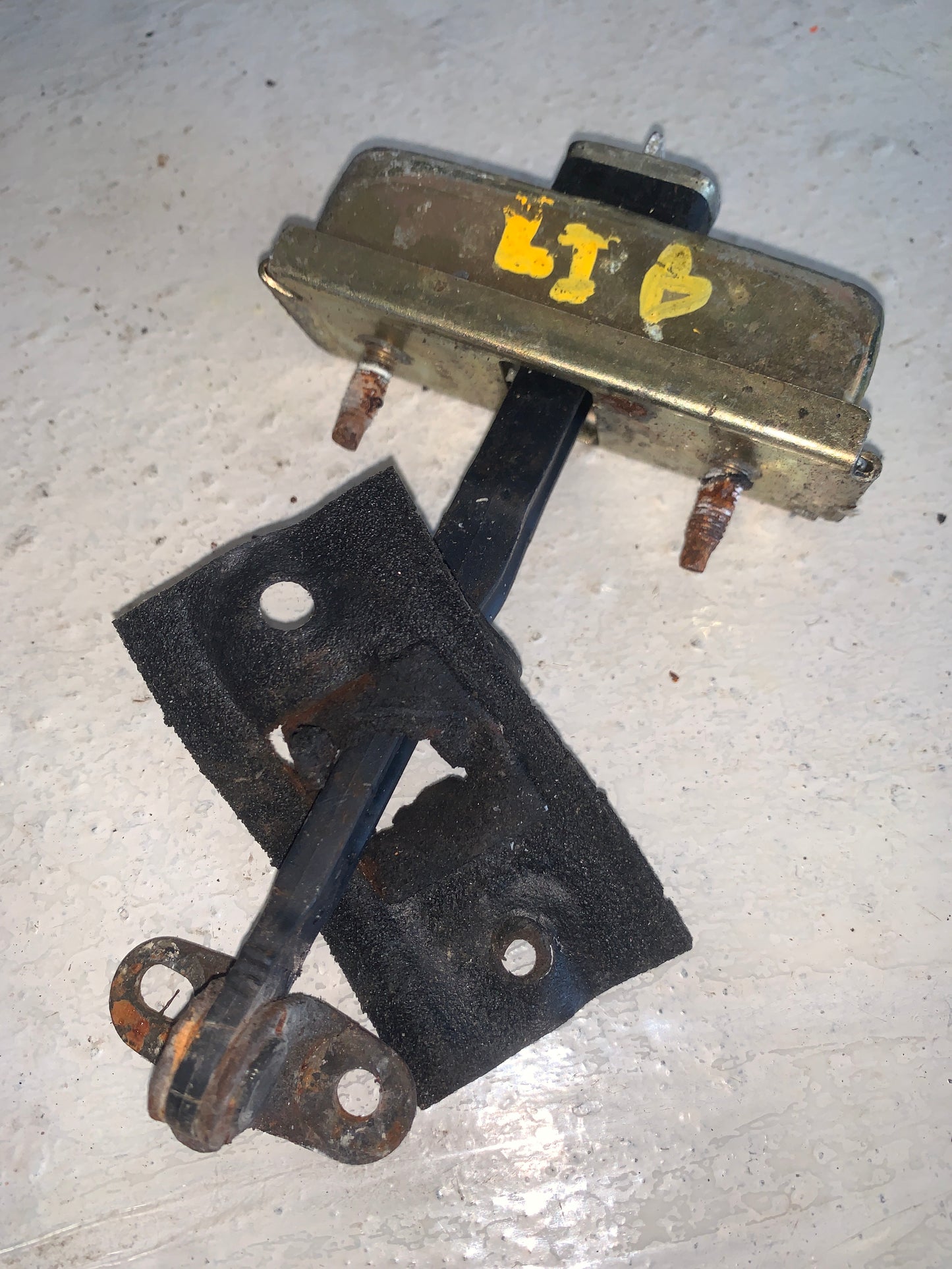 Freno Puerta Jeep Liberty KJ 2002 2006