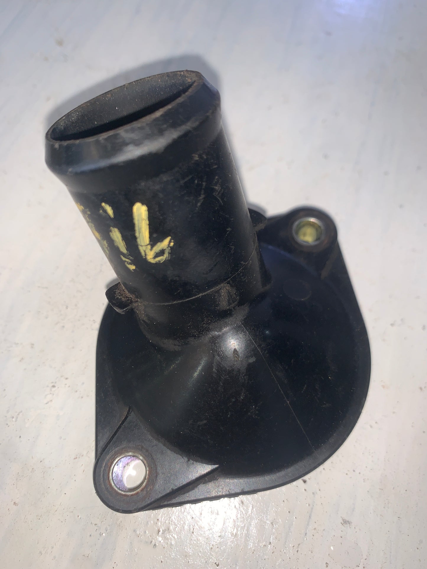 Toma Agua Plastica Toyota Yaris 2001 2010 Original