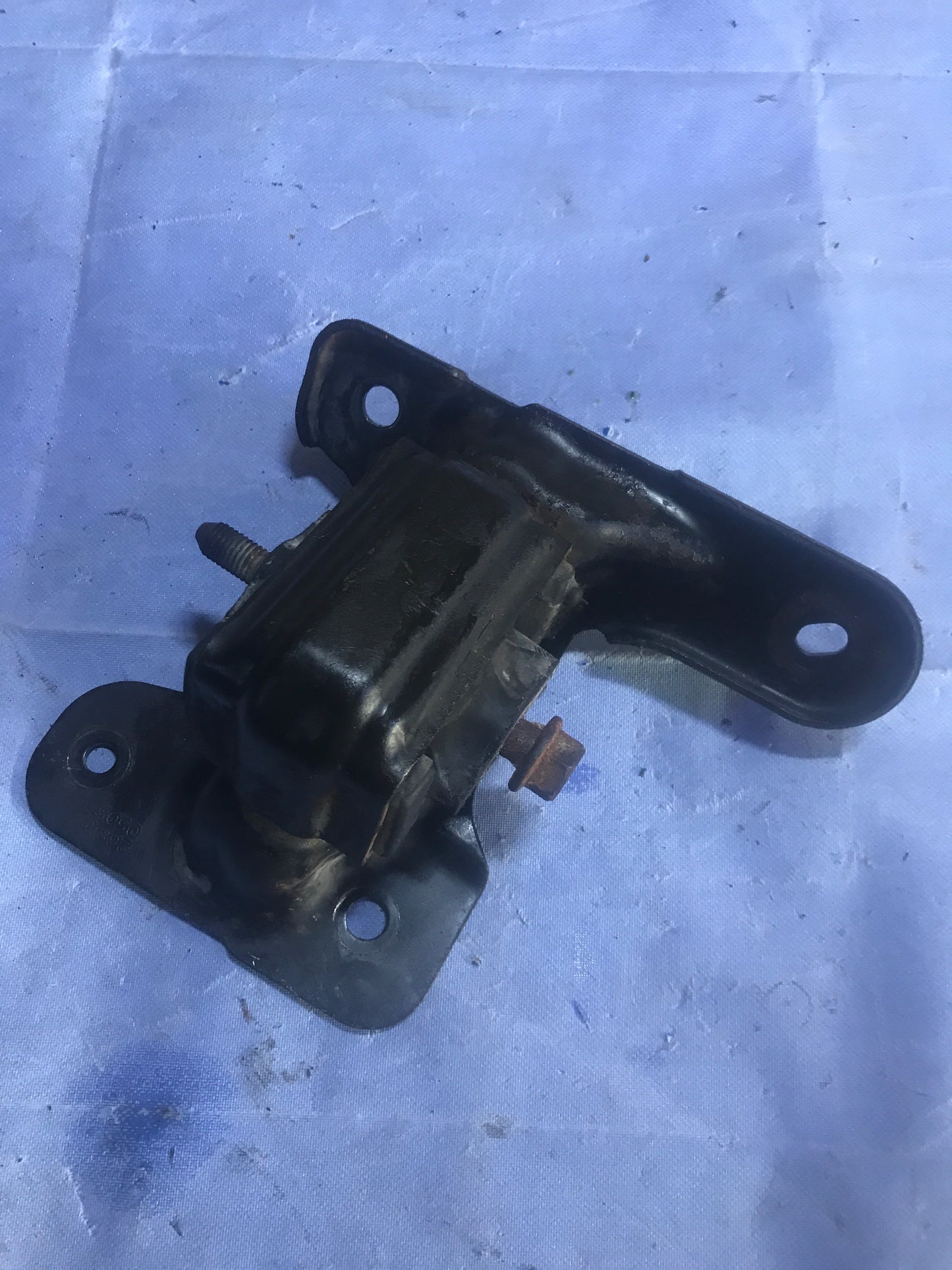 Base Soporte de Motor Jeep Liberty KJ 2002 2006