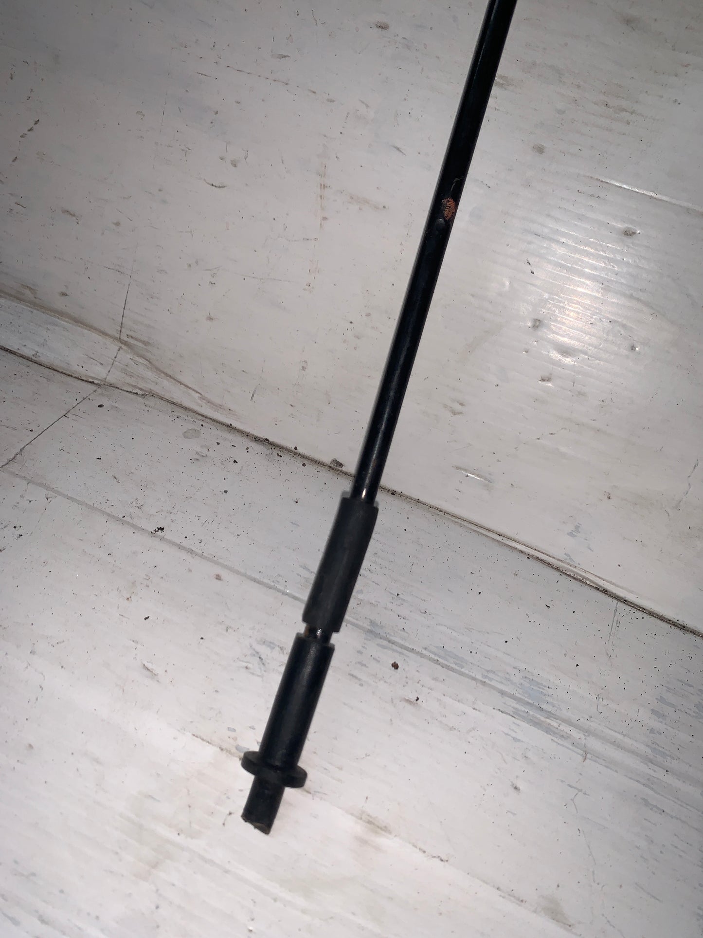 Varilla Capot Nissan Tiida 1.8