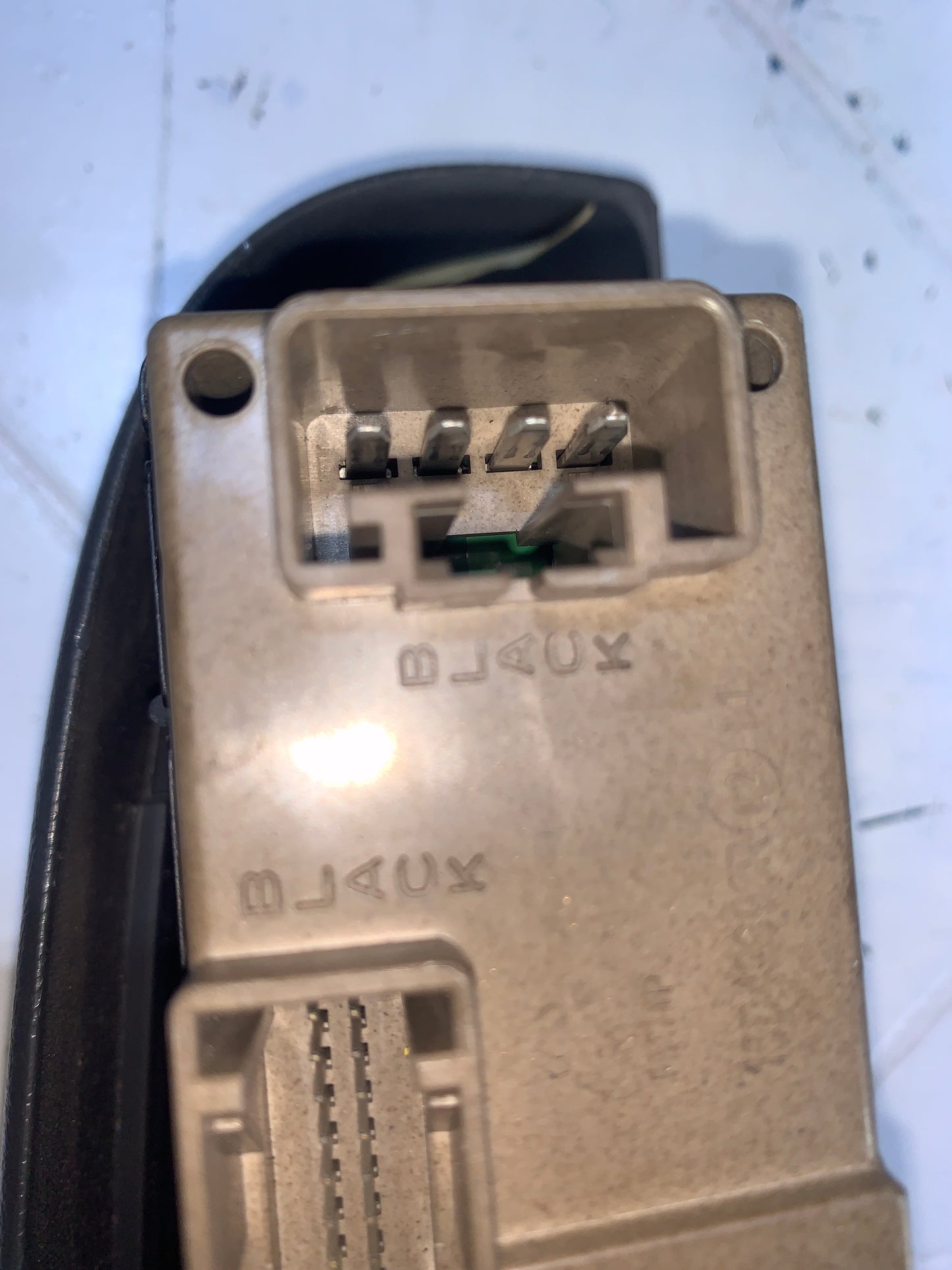 Mando Eleva Vidrio Piloto Chevrolet Silverado Blazer 4ptas