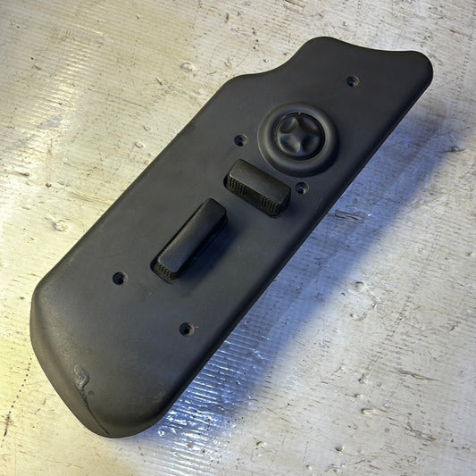 Embellecedor Mando Vidrio Chevrolet Silverado