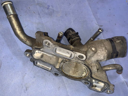 Toma De Agua Nissan Sentra B16 2.0