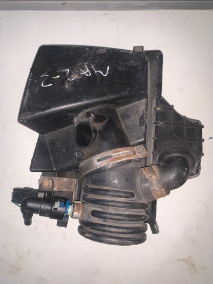 Tapa Filtro Superior Purificación Aire Mazda3 2.0 2005 2010