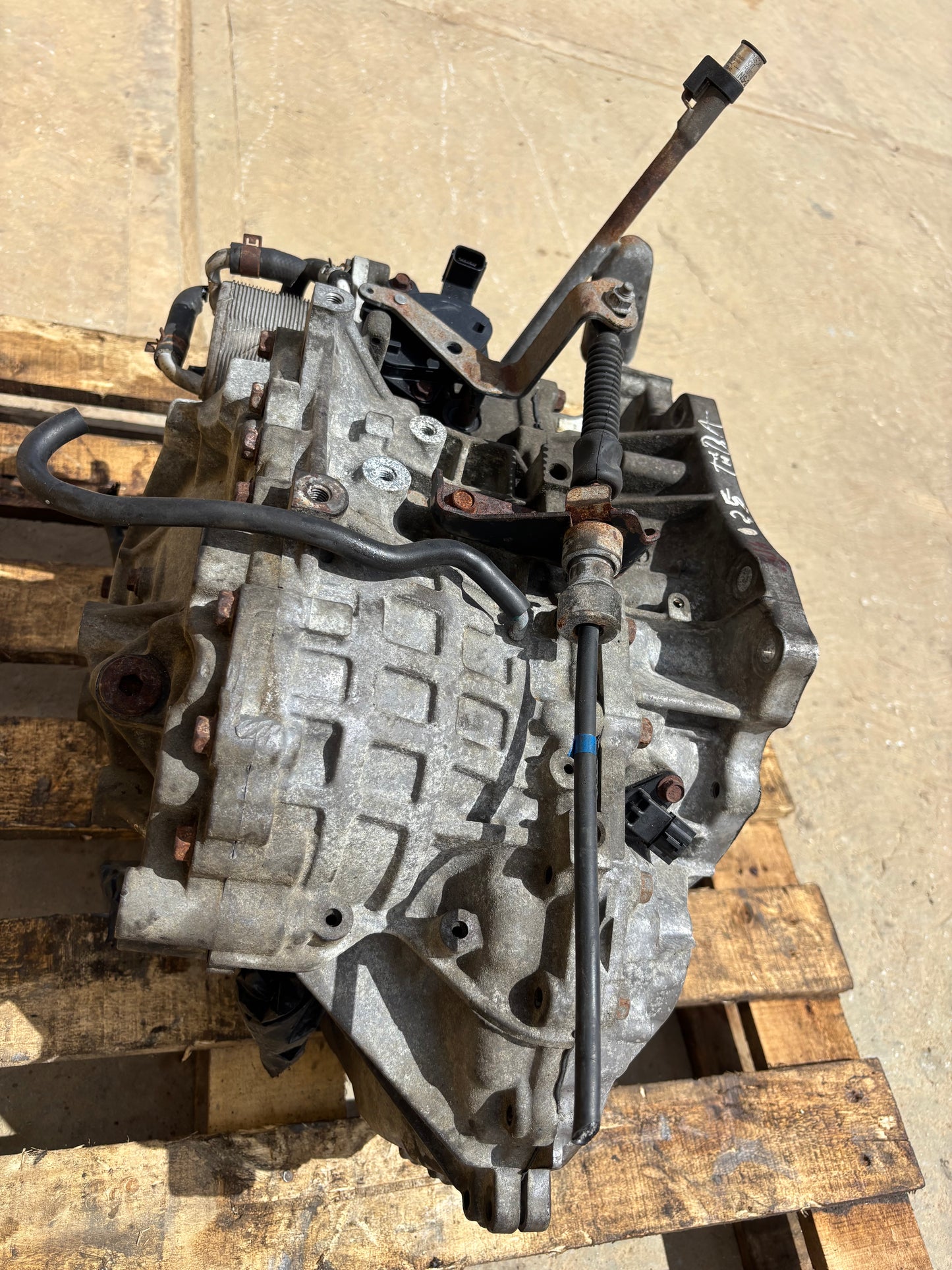 Caja Nissan Tiida 2.5L