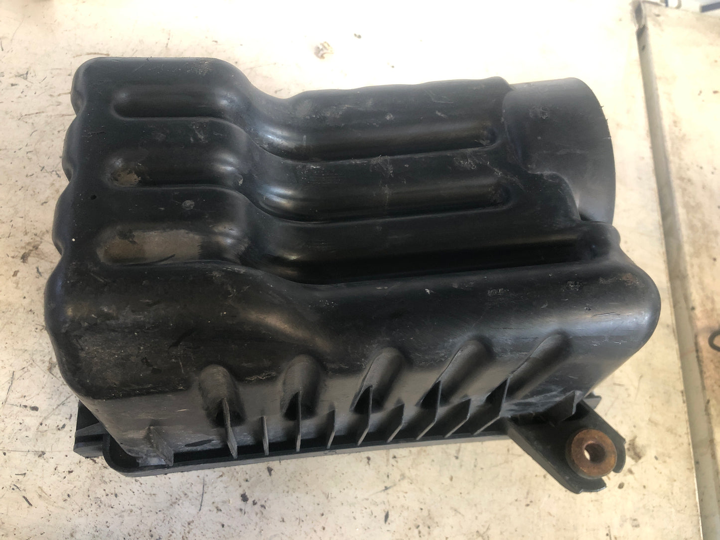 Tapa Inferior Filtro Purificación de Aire Hyundai Santa Fe 2006 2012