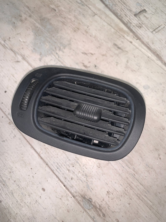 Rejilla Lateral Aire Acondicionado Dodge Caravan 2002