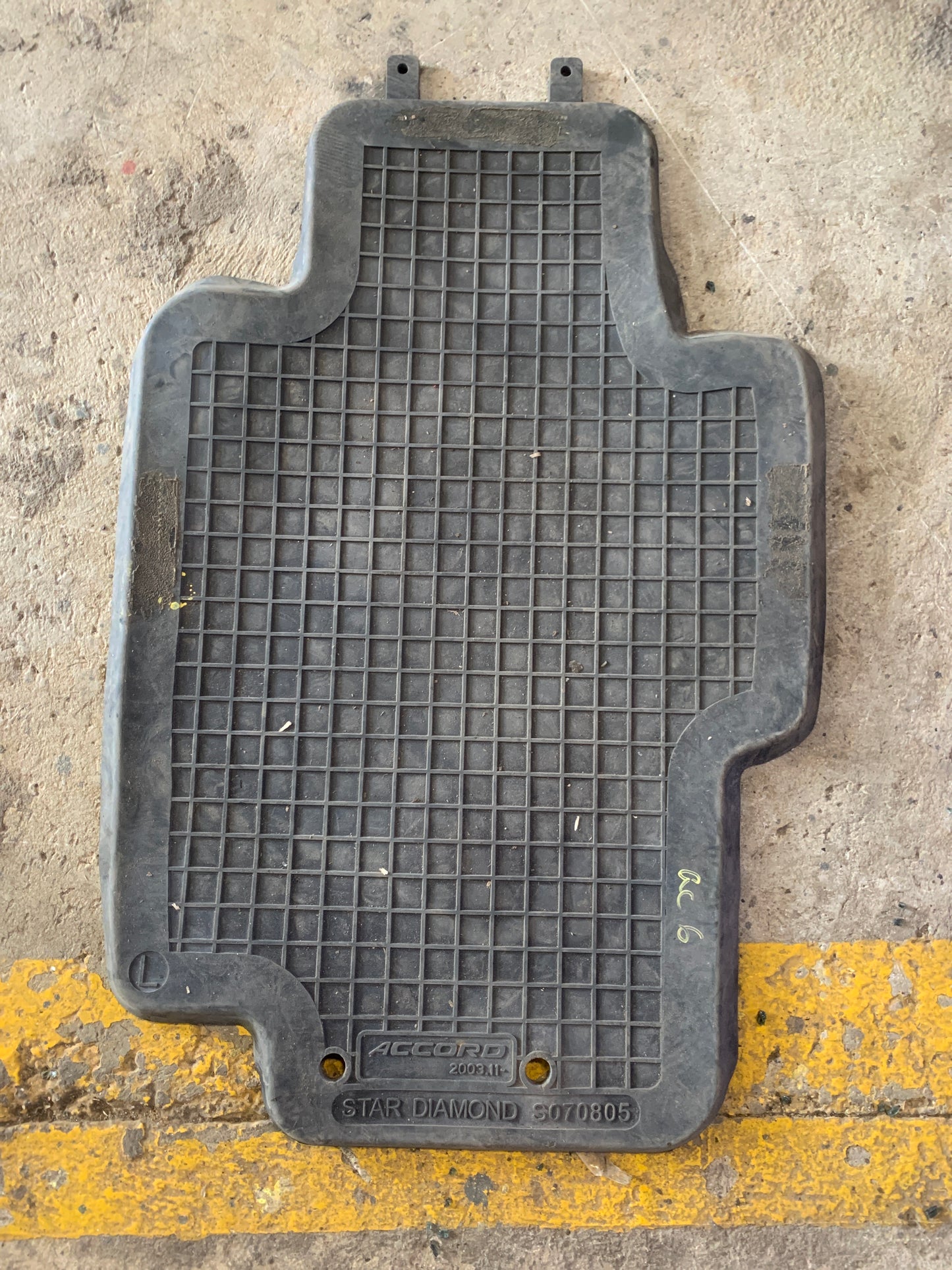 Alfombra Honda Accord 2006