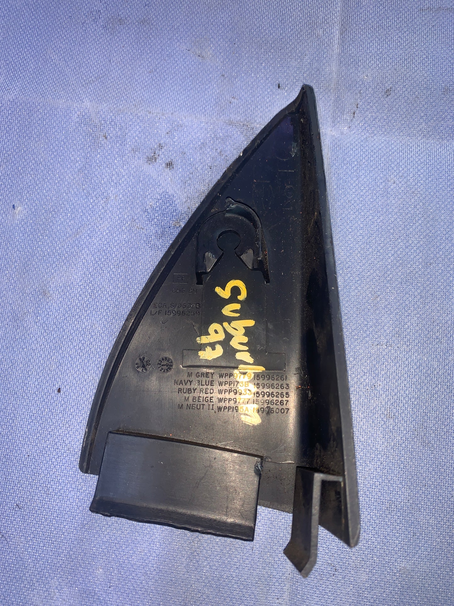 Tapa Triangulo Interno Puerta Chevrolet Silverado 1998 2002