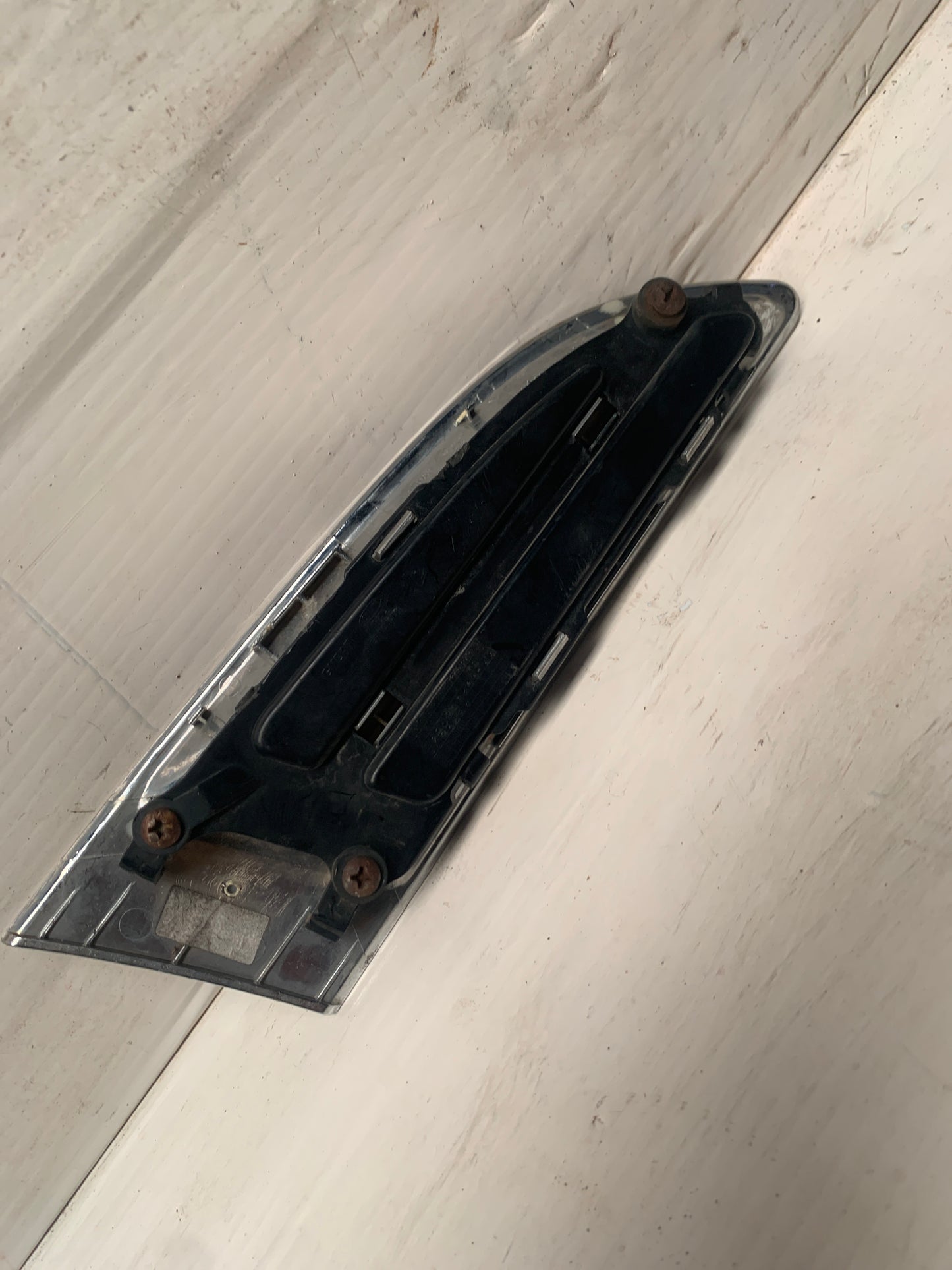 Rejilla Guardafango Delantero Chevrolet Aveo LT Speed