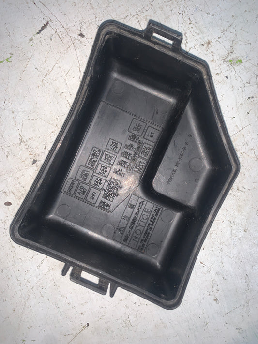 Tapa Fusilera Toyota Yaris 2000 2005