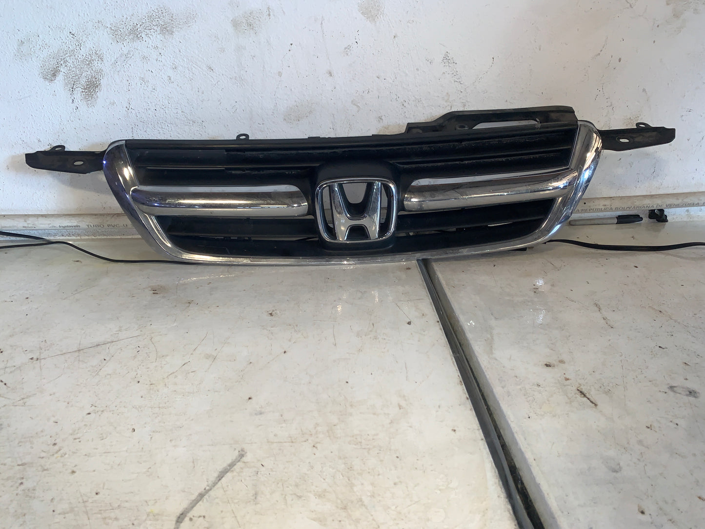 Parrilla Delantera Frontal Honda Crv 2003 2004