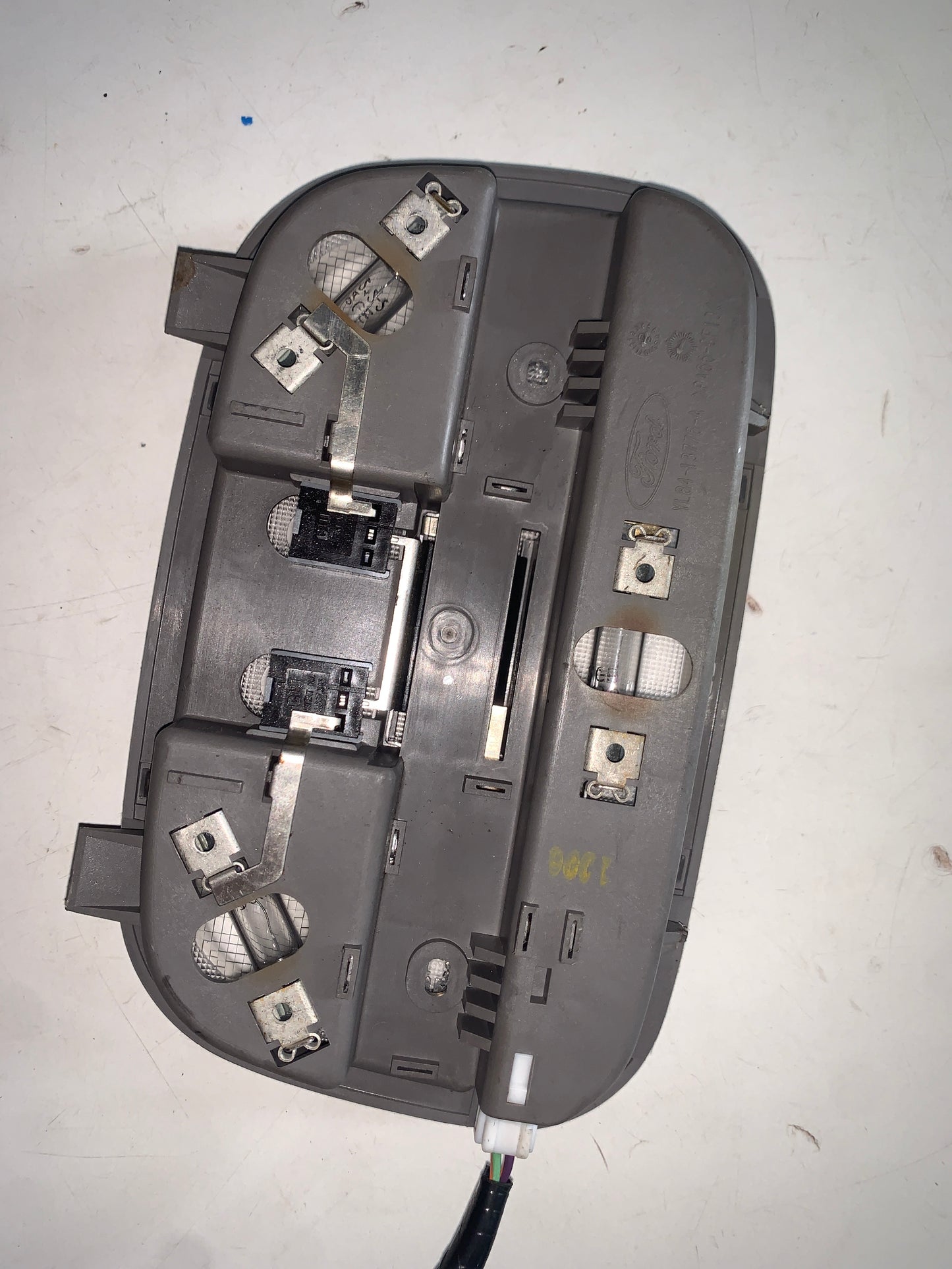 Lampara Techo Central Ford Escape 2001 2004