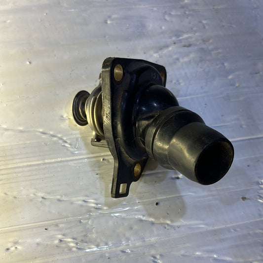 Toma De Agua Plastica con Termostato Honda K20 K24 A8